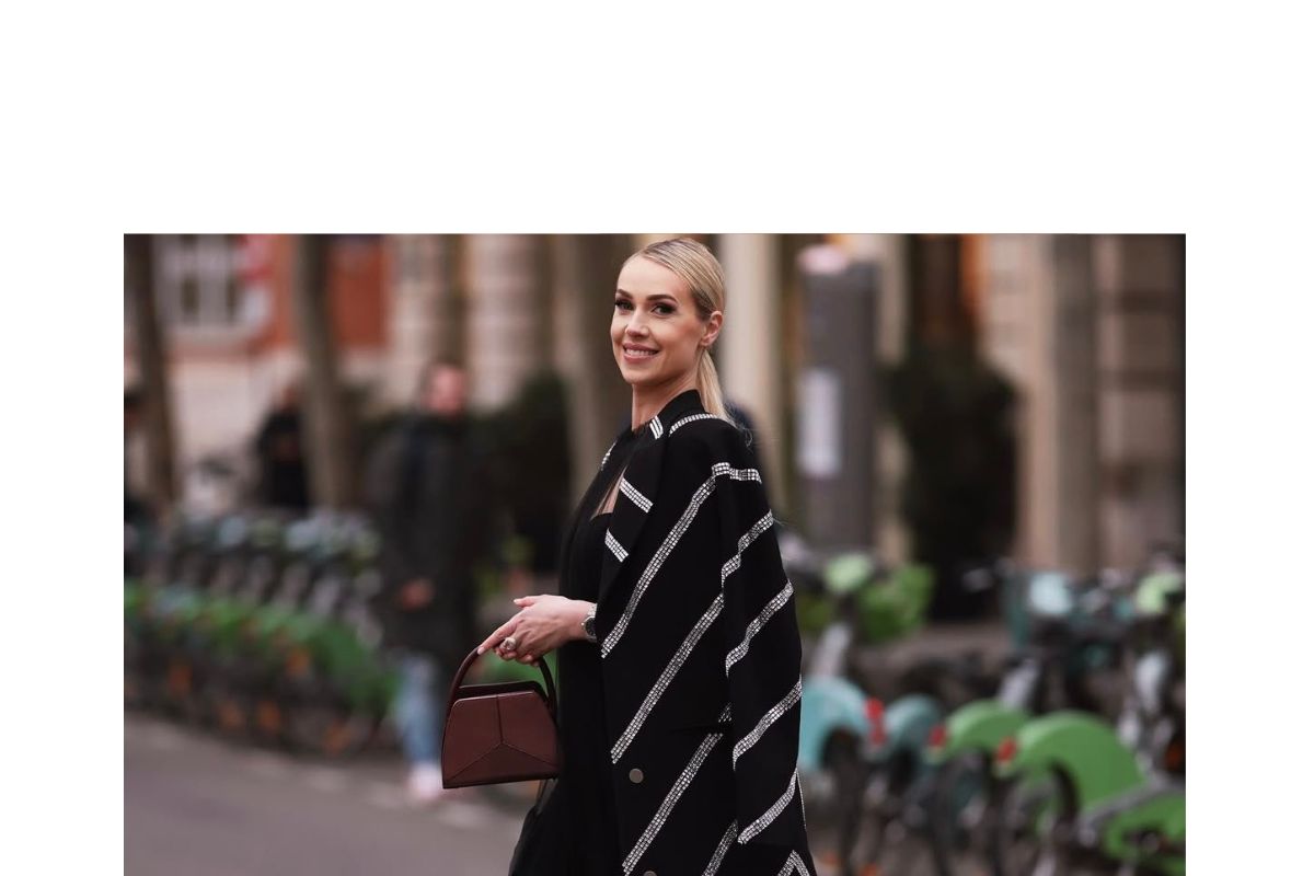 Marina Von Lison with the Cleo top handle bag