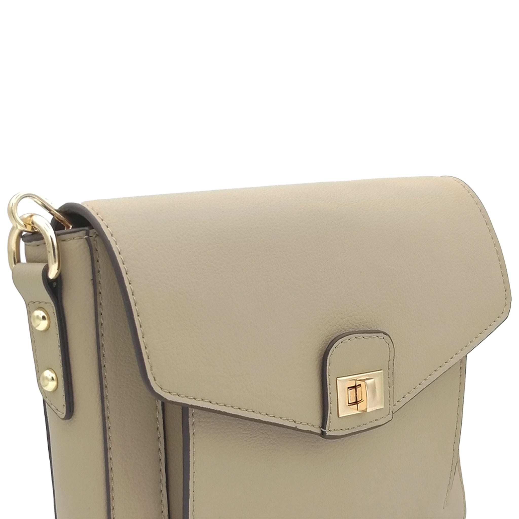 Side view of the Faustine vegan crossbody bag, showcasing its minimalist design and sustainable cactus material by Thalie Paris.