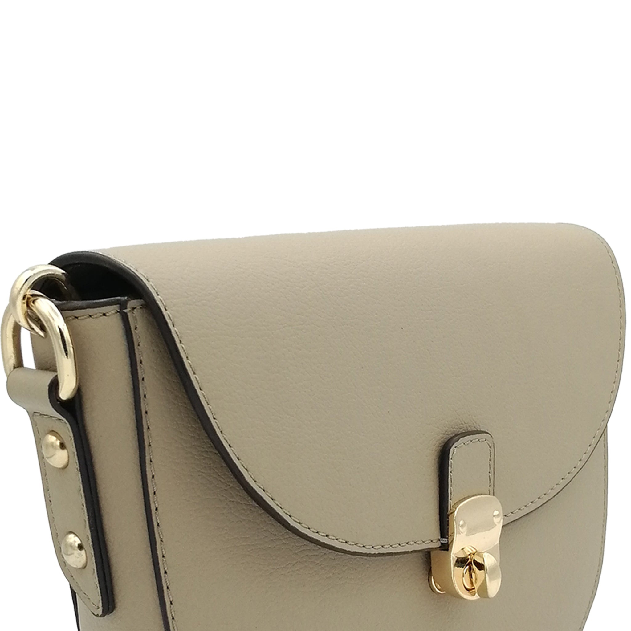 Side view of the Florine beige vegan crossbody bag with soft geometrical design, made from sustainable cactus material by Thalie Paris.